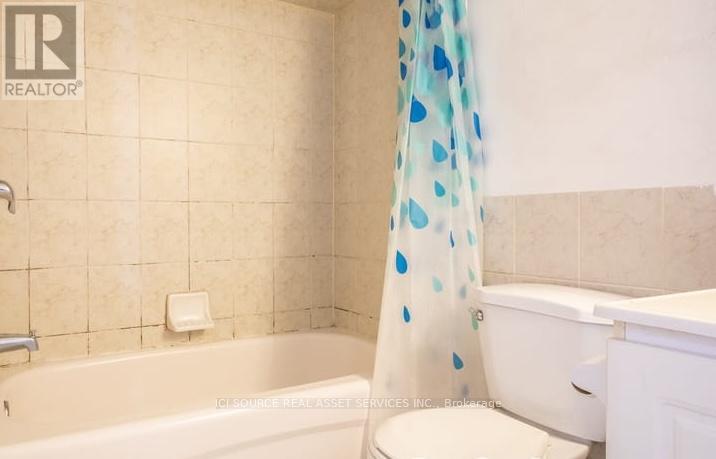 Photo 17 of 3 693 Euclid Avenue, Toronto ON