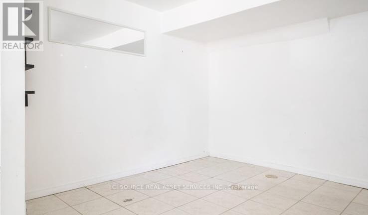 Photo 12 of 3 693 Euclid Avenue, Toronto ON