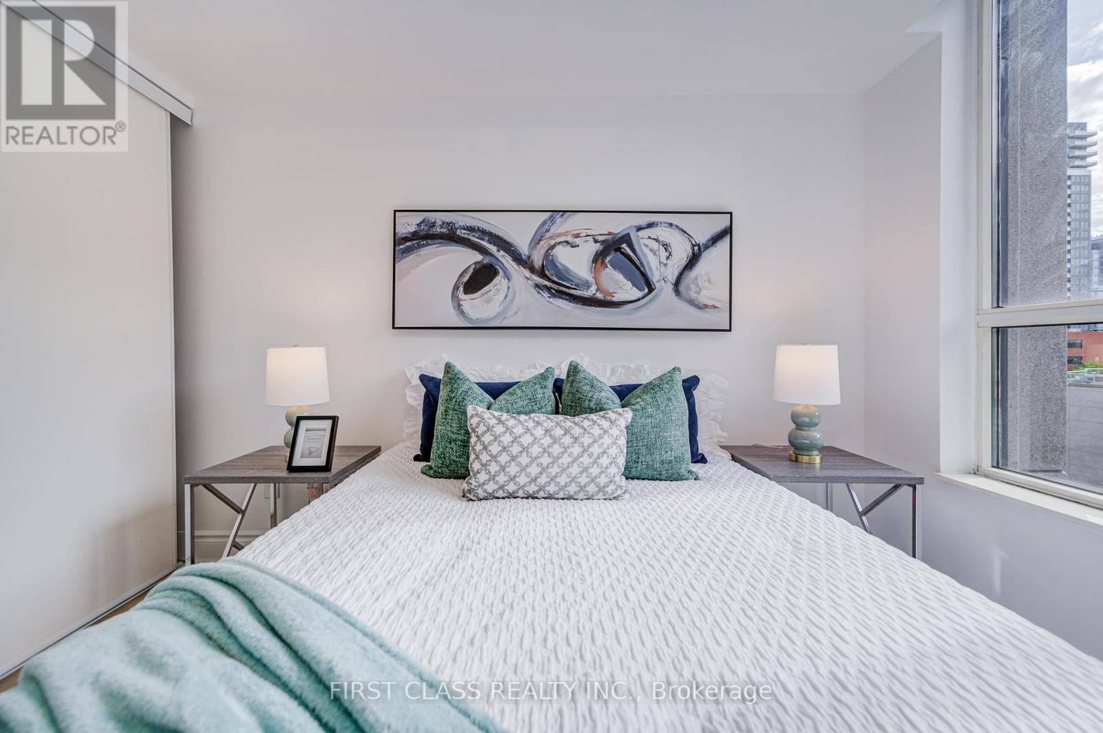 Photo 3 of 408 10 Northtown Way, Toronto ON