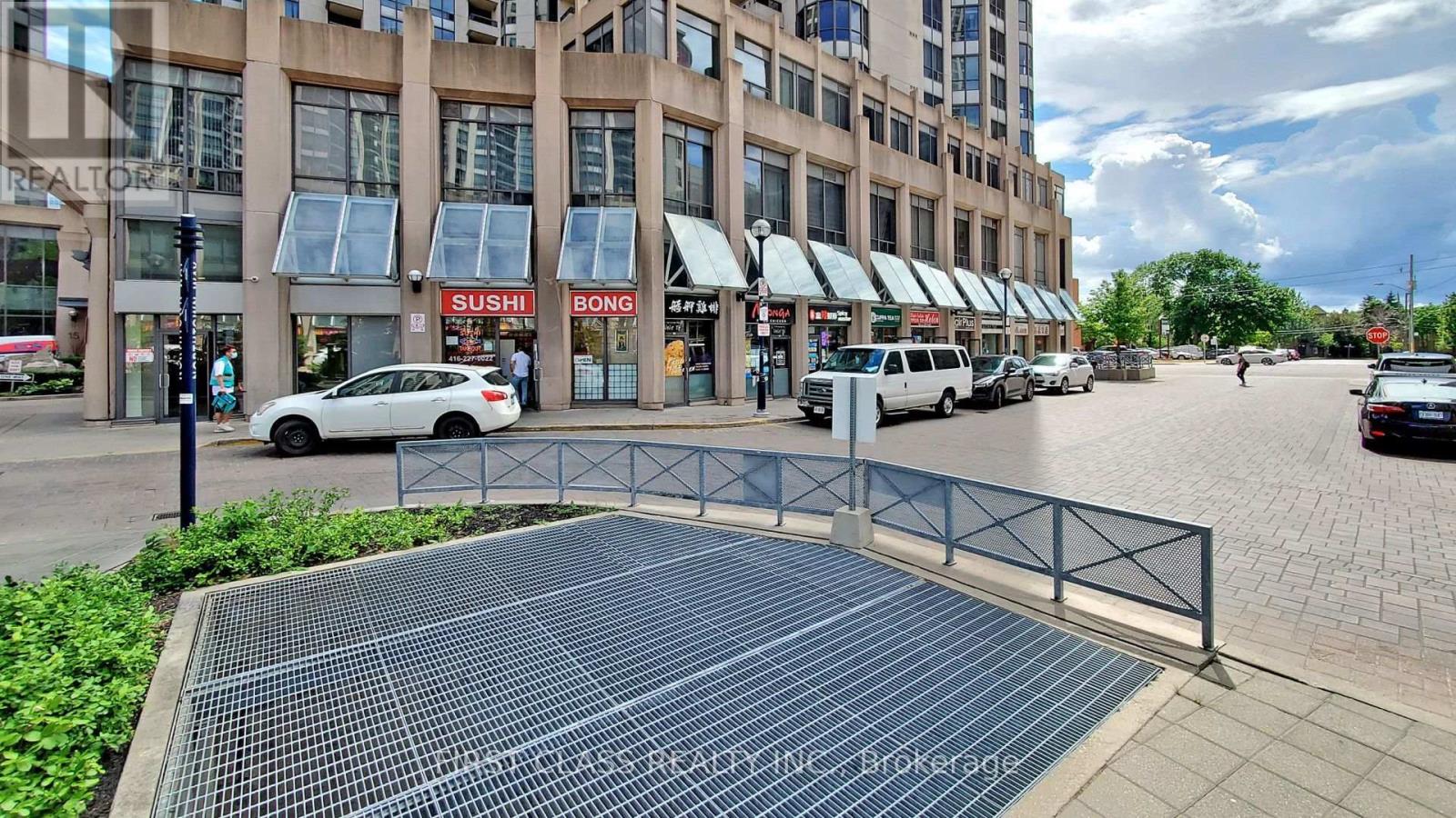 Photo 14 of 408 10 Northtown Way, Toronto ON