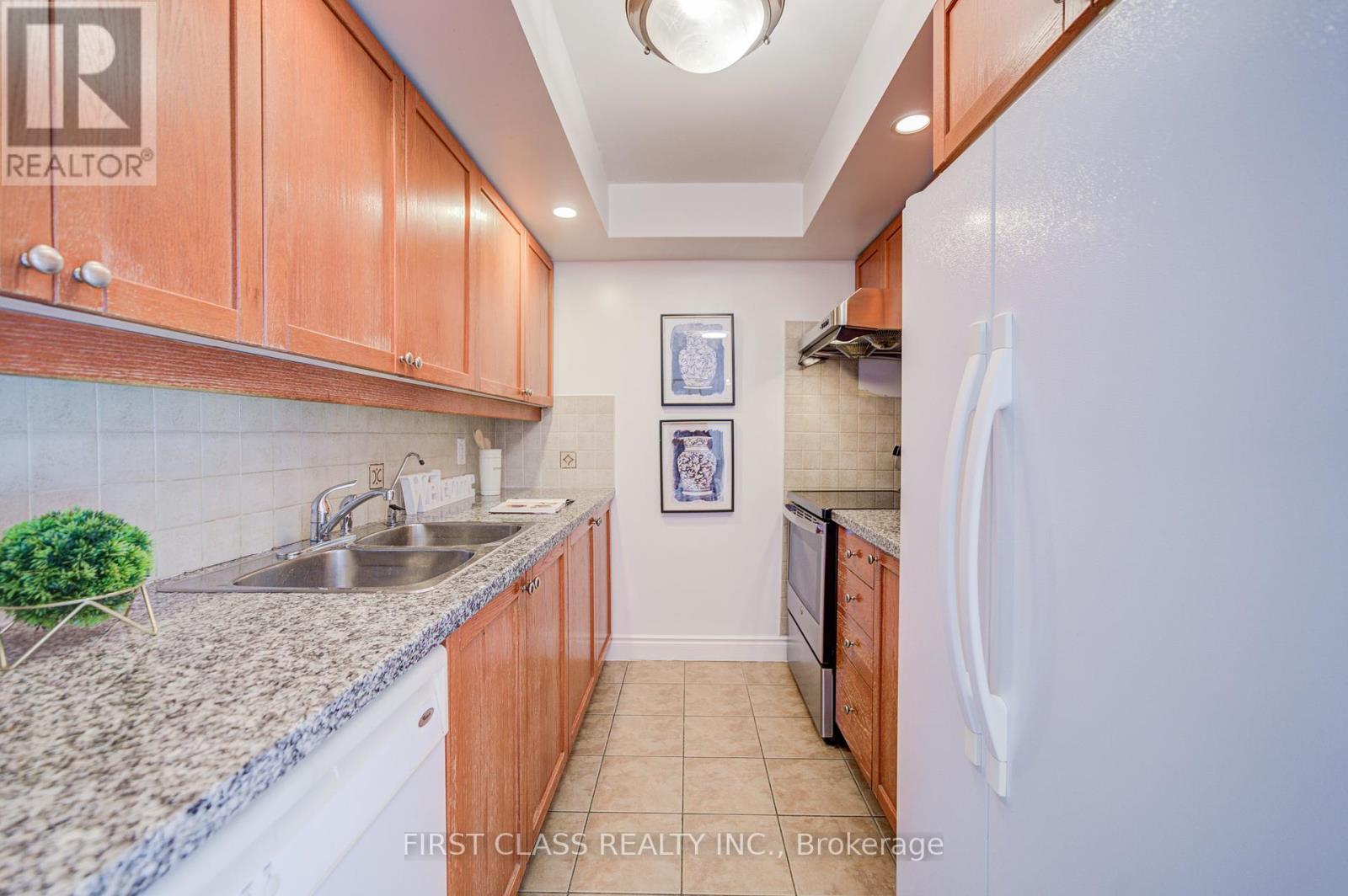 Photo 12 of 408 10 Northtown Way, Toronto ON