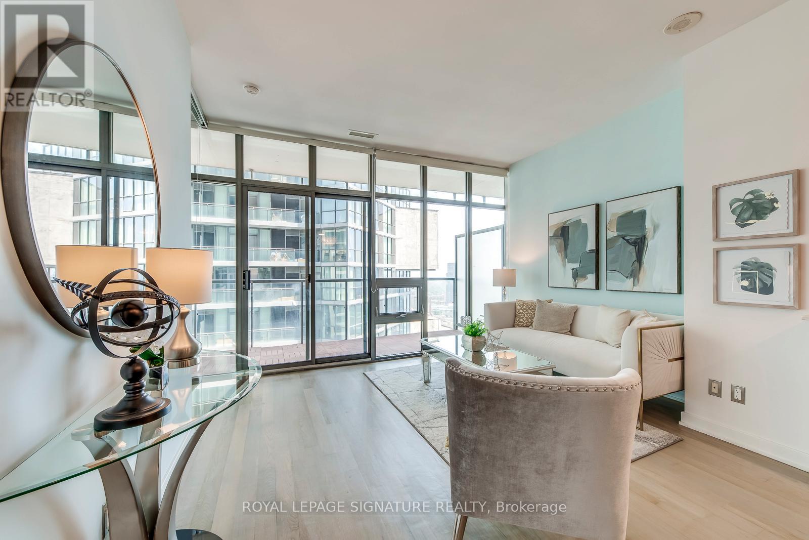 Photo 35 of 3001 33 Charles Street E, Toronto ON