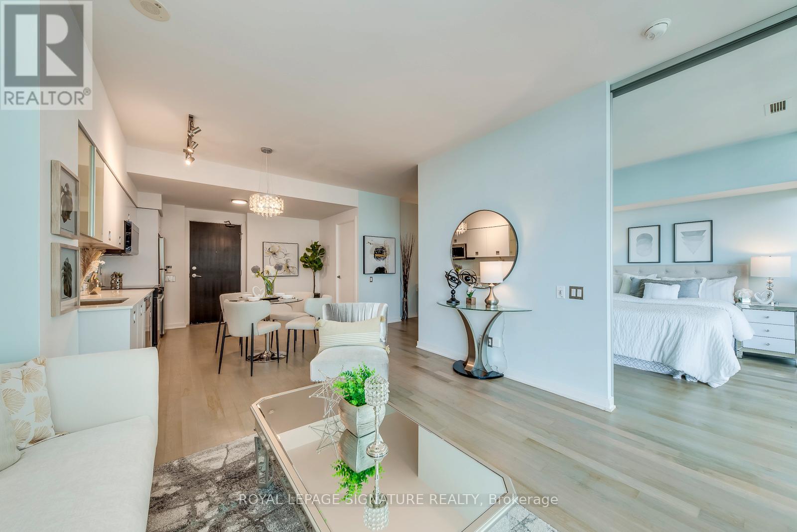 Photo 11 of 3001 33 Charles Street E, Toronto ON