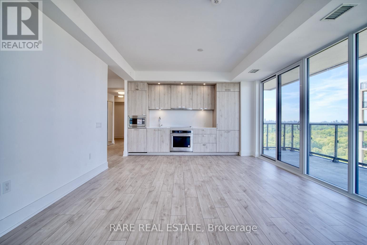 Photo 2 of 1704 10 Inn On The Park Drive, Toronto ON
