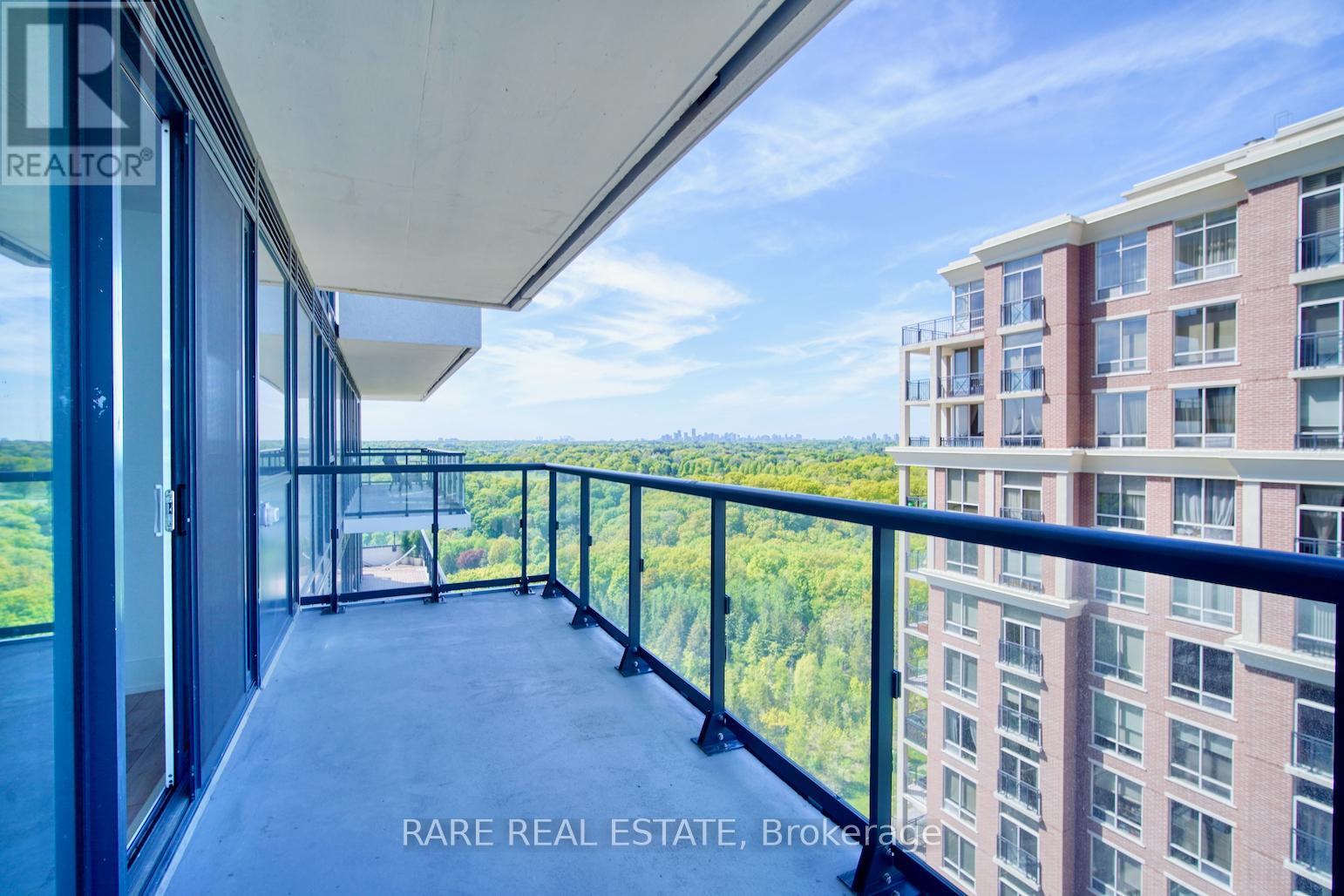 Photo 10 of 1704 10 Inn On The Park Drive, Toronto ON