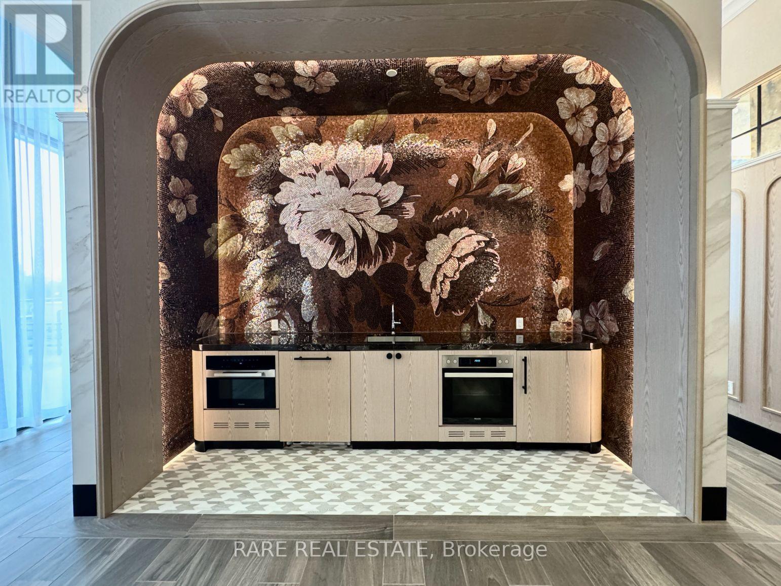 Photo 8 of 1704 10 Inn On The Park Drive, Toronto ON