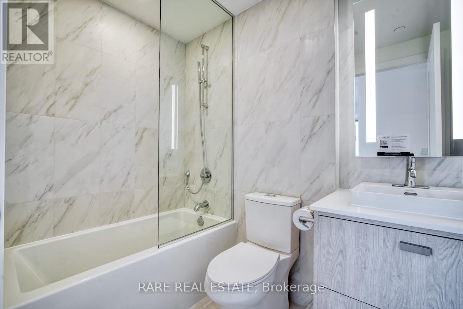 Photo 3 of 1704 10 Inn On The Park Drive, Toronto ON