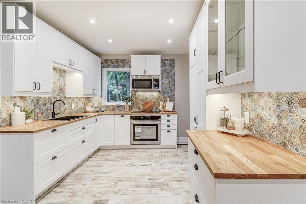 Photo 29 of 32 Cumberland Avenue, Hamilton ON