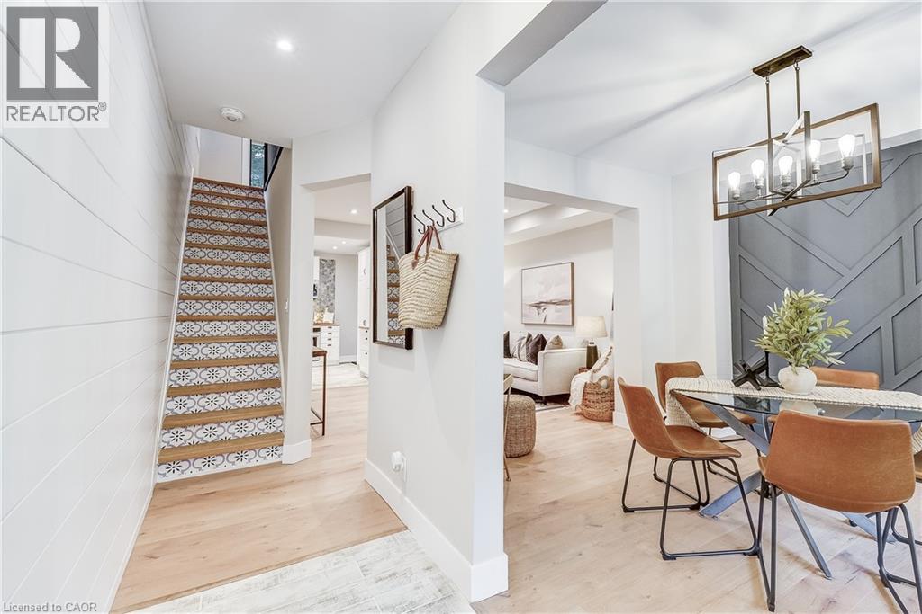 Photo 19 of 32 Cumberland Avenue, Hamilton ON