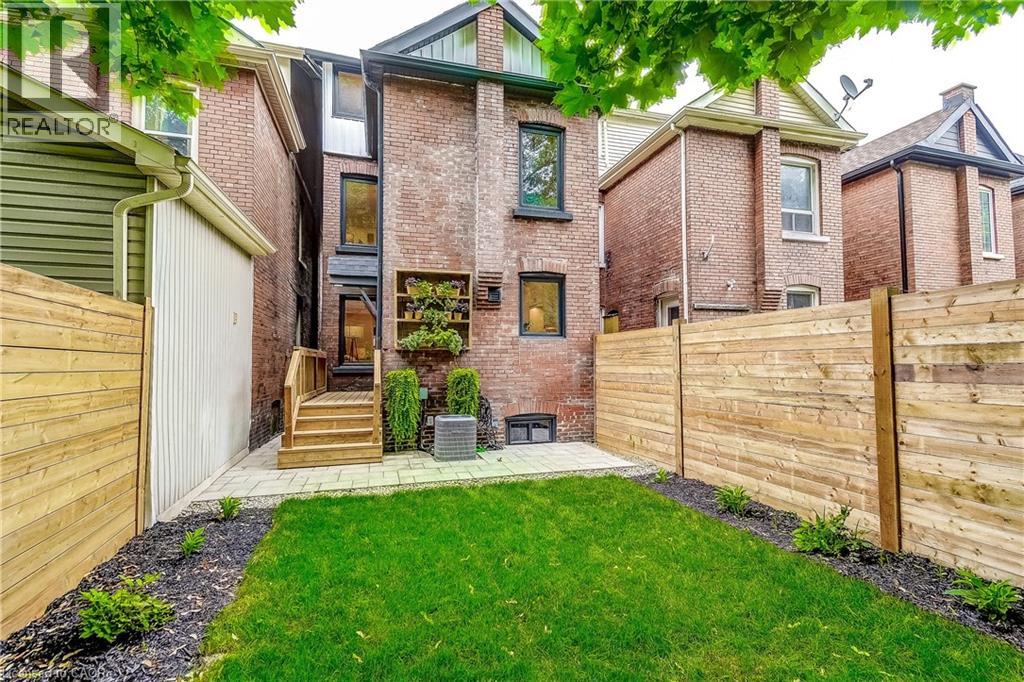 Photo 5 of 32 Cumberland Avenue, Hamilton ON