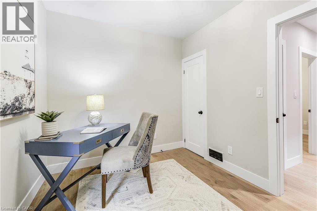 Photo 17 of 32 Cumberland Avenue, Hamilton ON