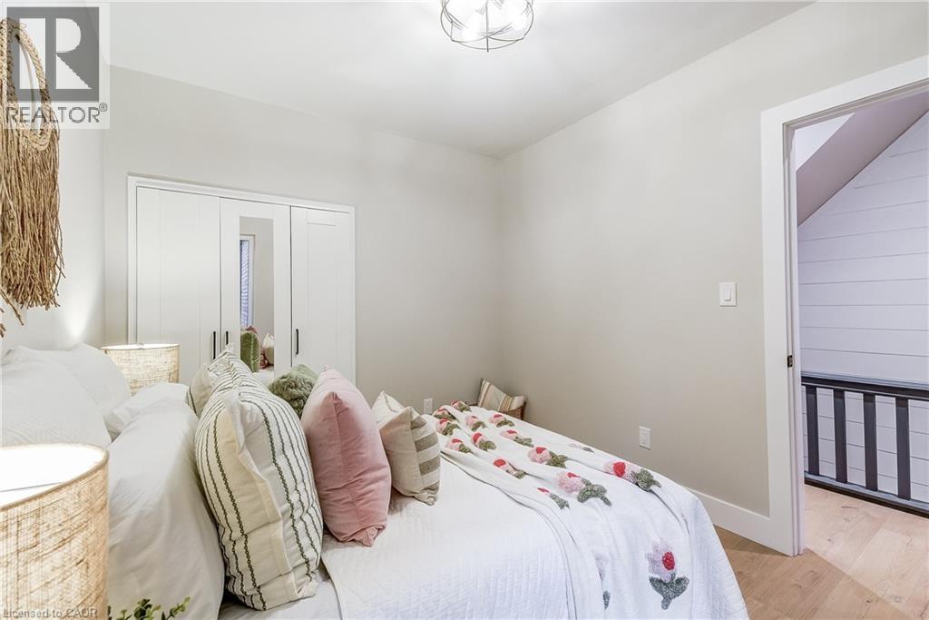 Photo 33 of 32 Cumberland Avenue, Hamilton ON