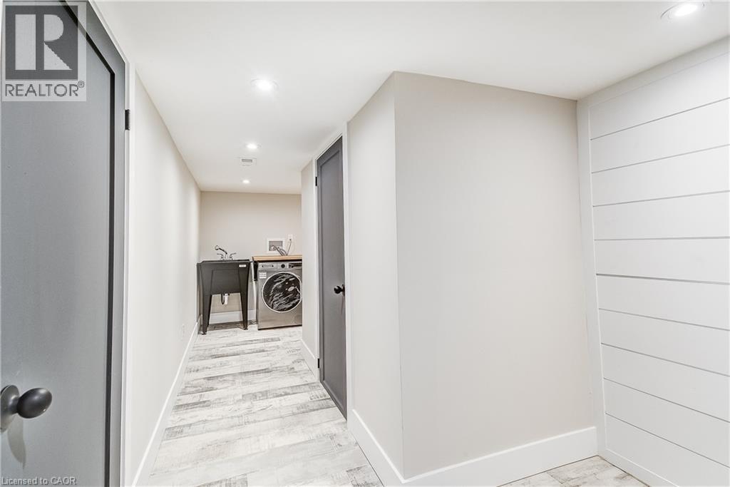 Photo 27 of 32 Cumberland Avenue, Hamilton ON