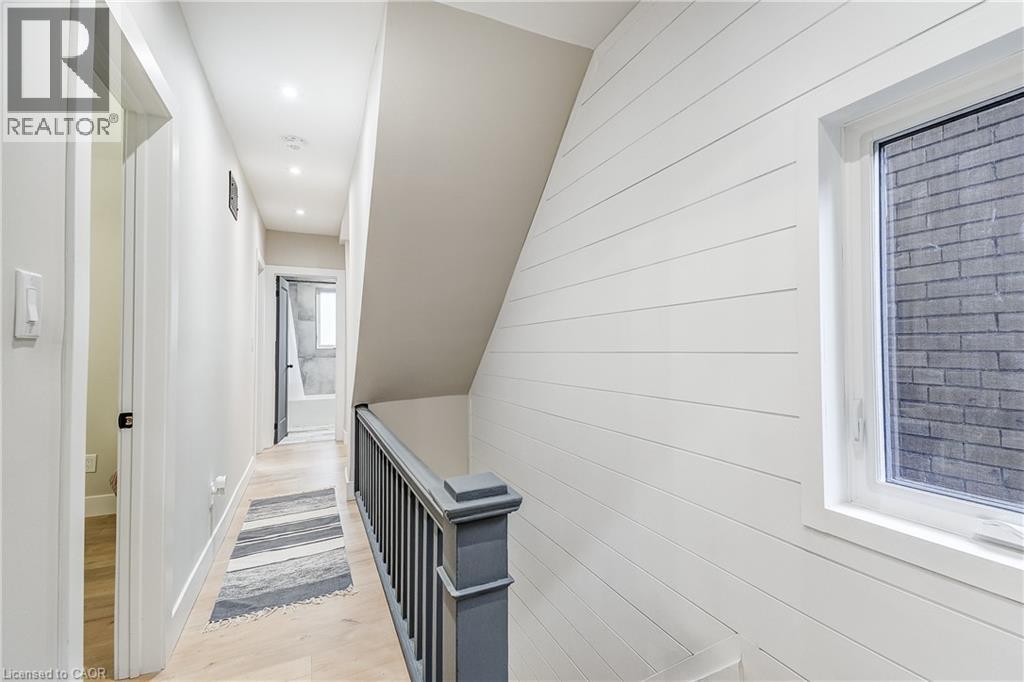 Photo 2 of 32 Cumberland Avenue, Hamilton ON