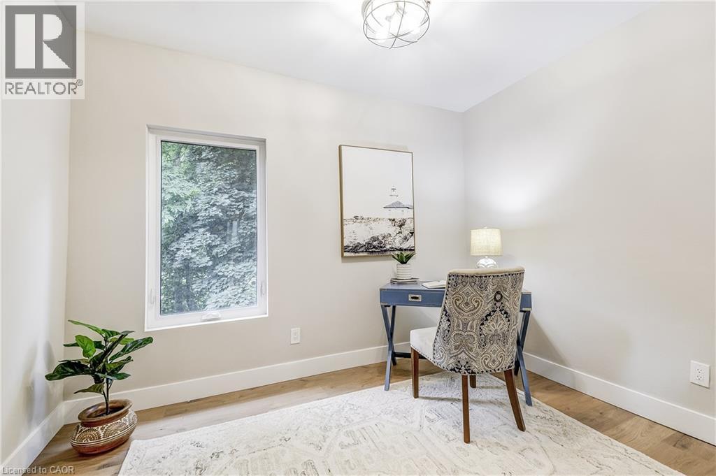 Photo 4 of 32 Cumberland Avenue, Hamilton ON