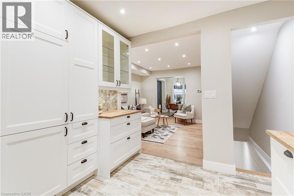 Photo 21 of 32 Cumberland Avenue, Hamilton ON