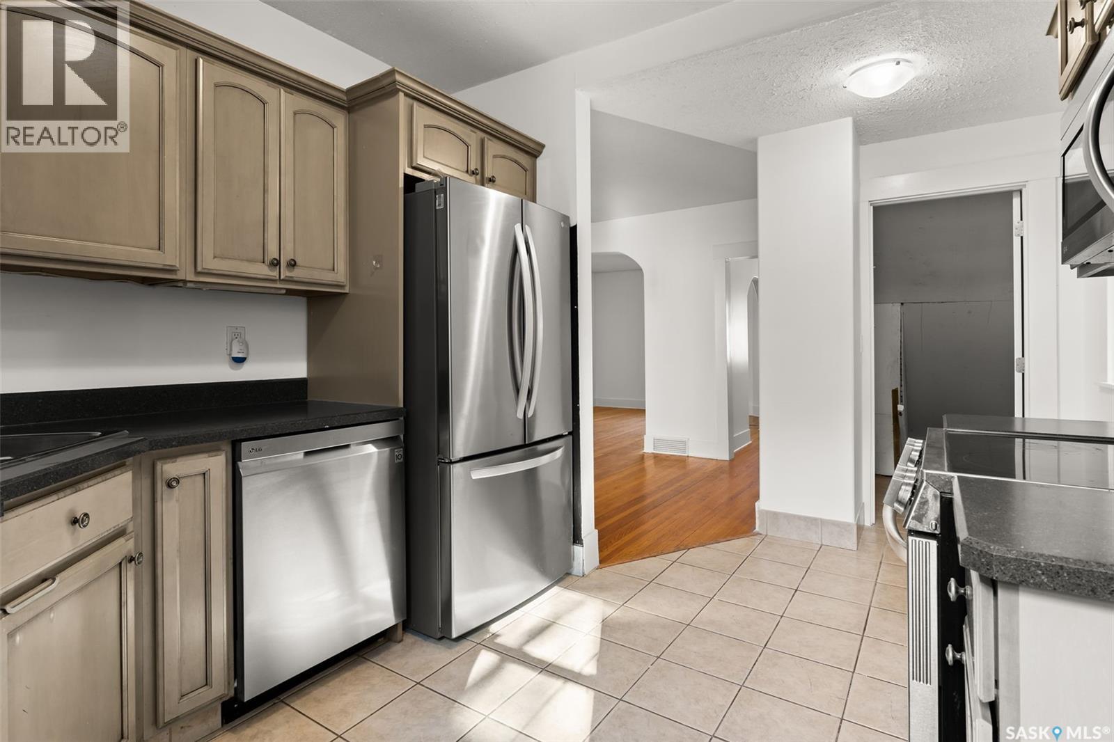 Photo 12 of 2250 Halifax Street, Regina SK