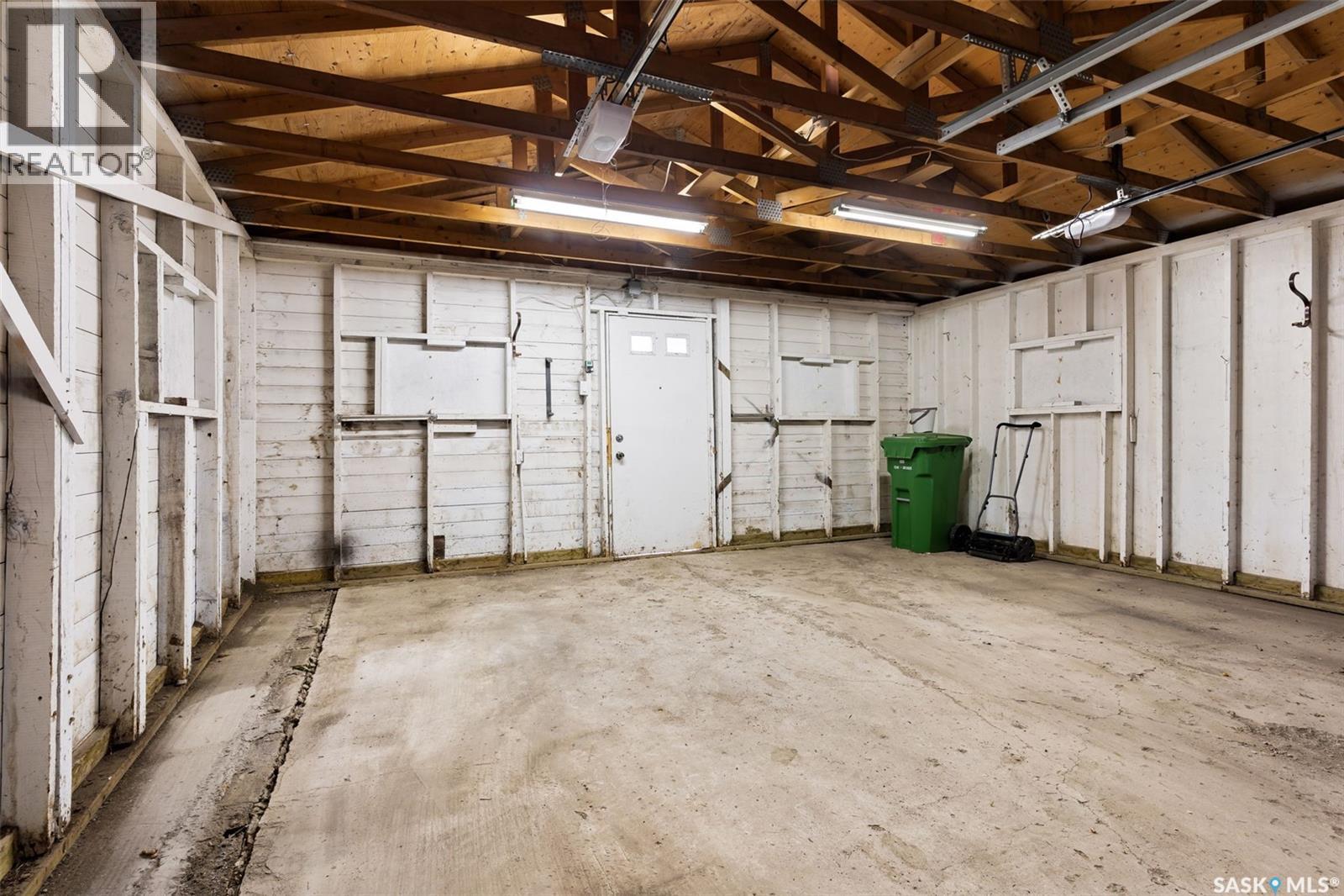Photo 30 of 2250 Halifax Street, Regina SK