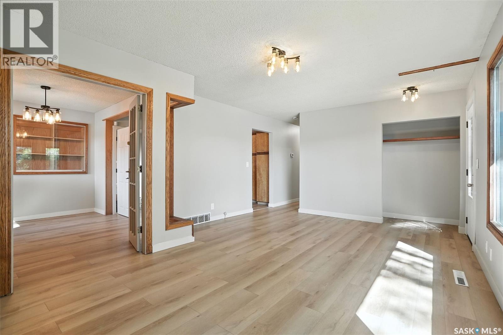 Photo 3 of 2616 20th Street W, Saskatoon SK