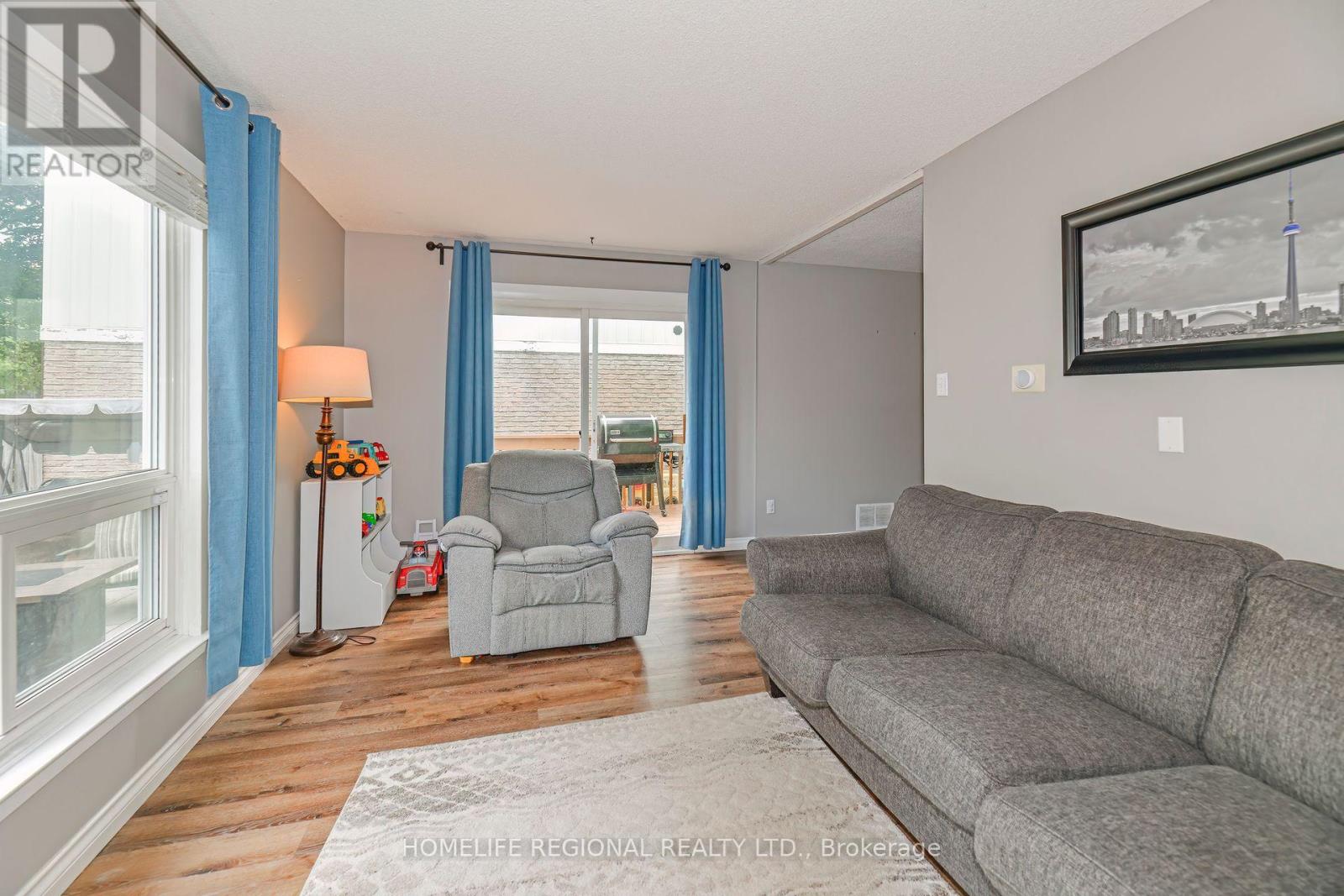 Photo 13 of 30 Lucas Lane, Ajax ON