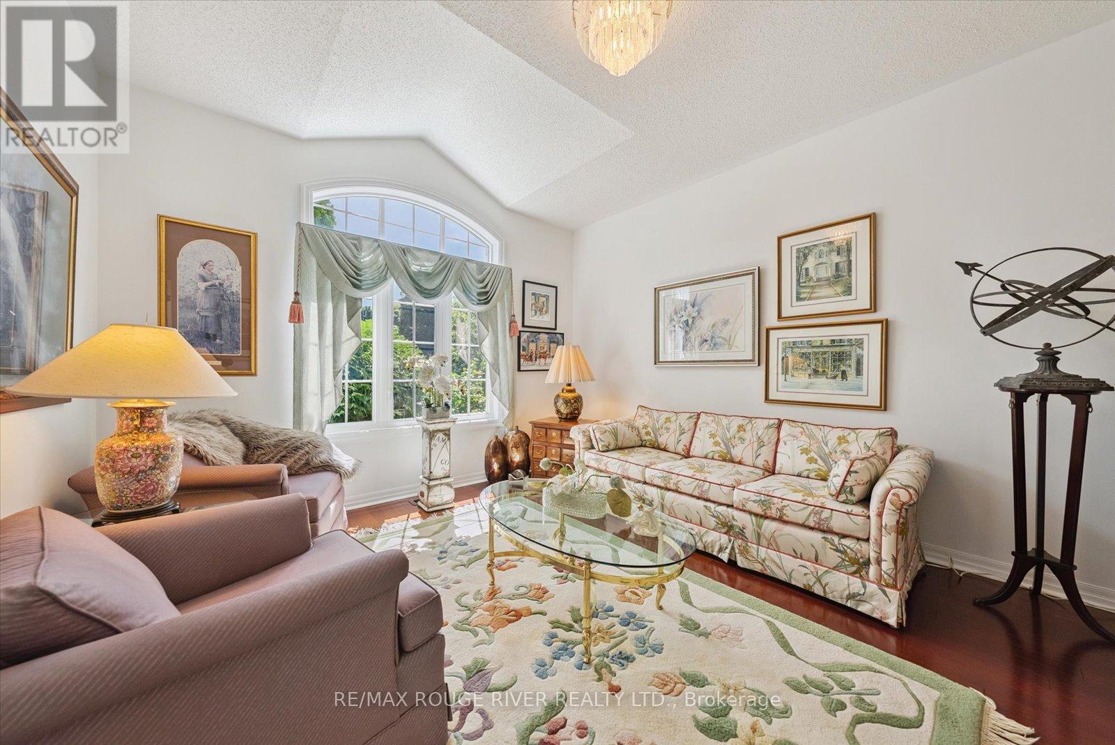 Photo 4 of 934 Red Deer Avenue, Oshawa ON