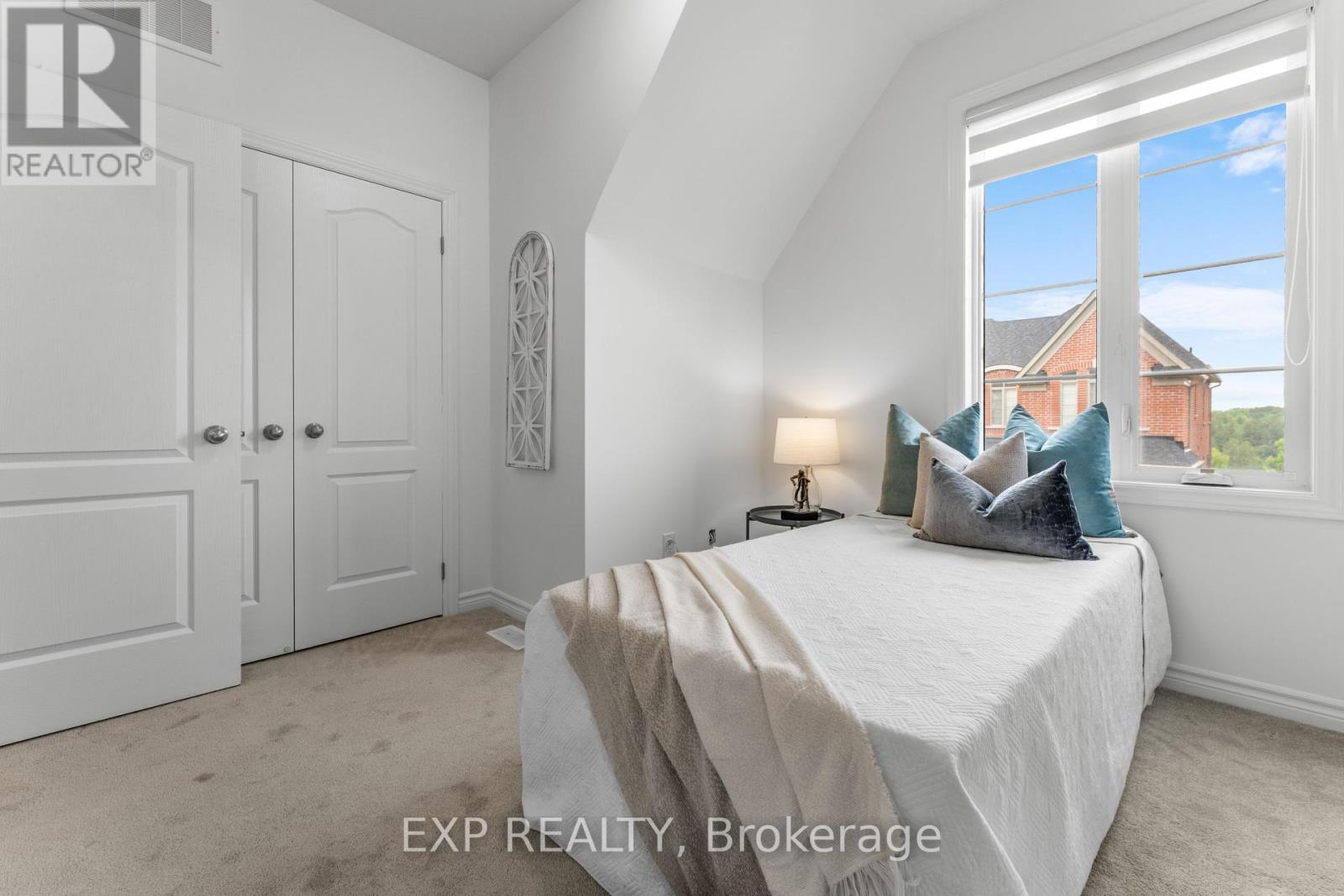 Photo 36 of 10 Hickling Lane, Ajax ON