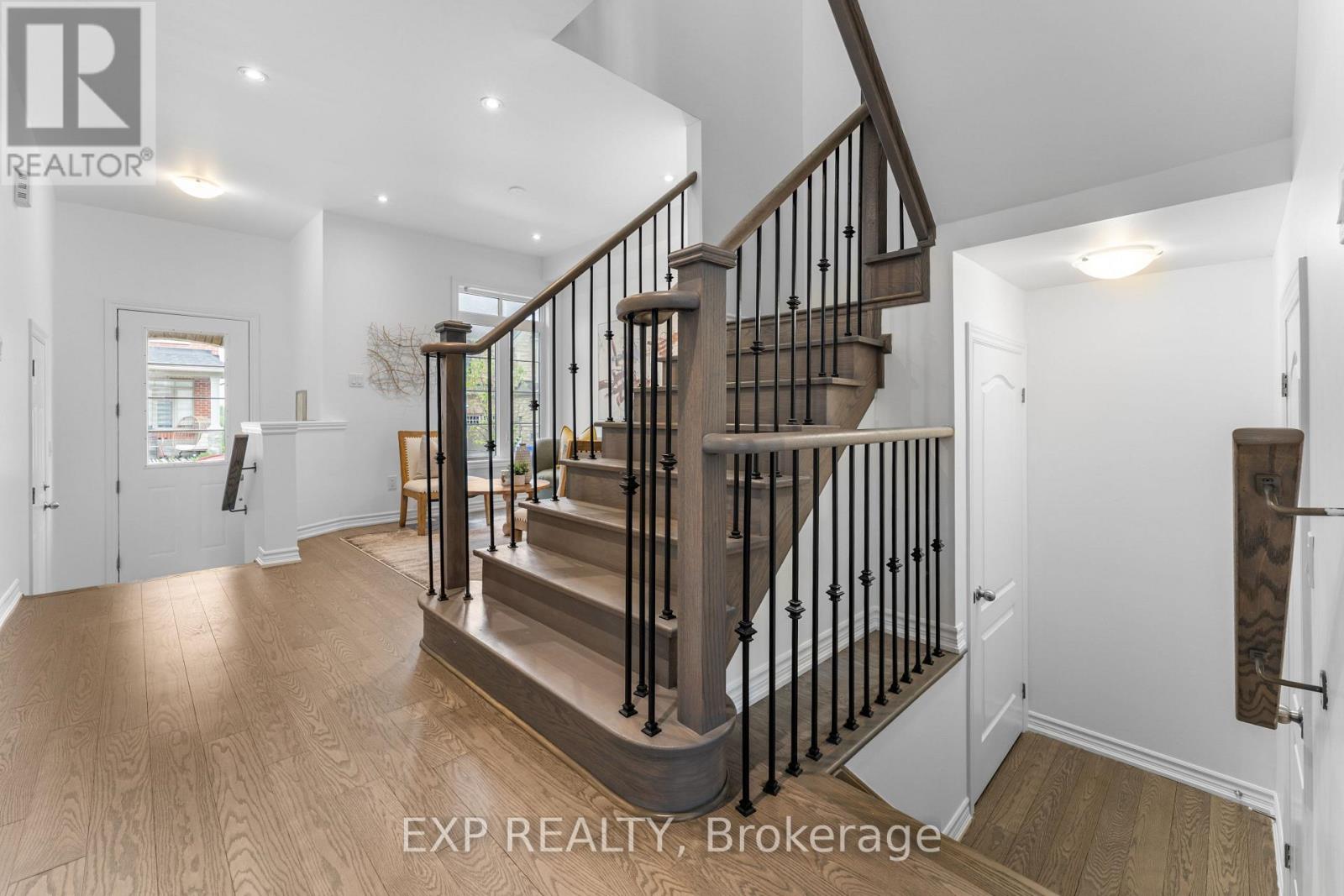 Photo 9 of 10 Hickling Lane, Ajax ON