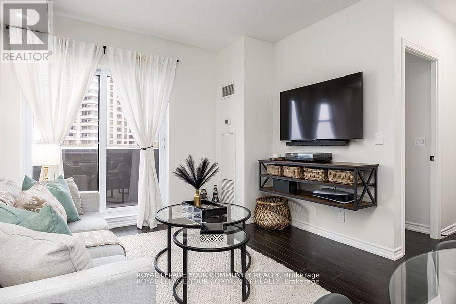 Photo 18 of 307 9225 Jane Street N, Vaughan ON