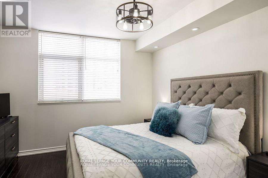 Photo 13 of 307 9225 Jane Street N, Vaughan ON