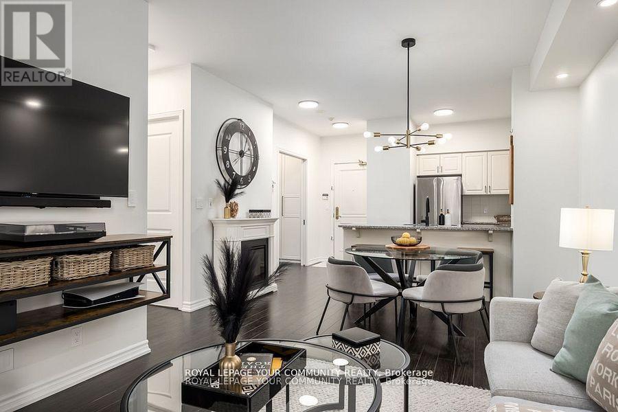 Photo 7 of 307 9225 Jane Street N, Vaughan ON