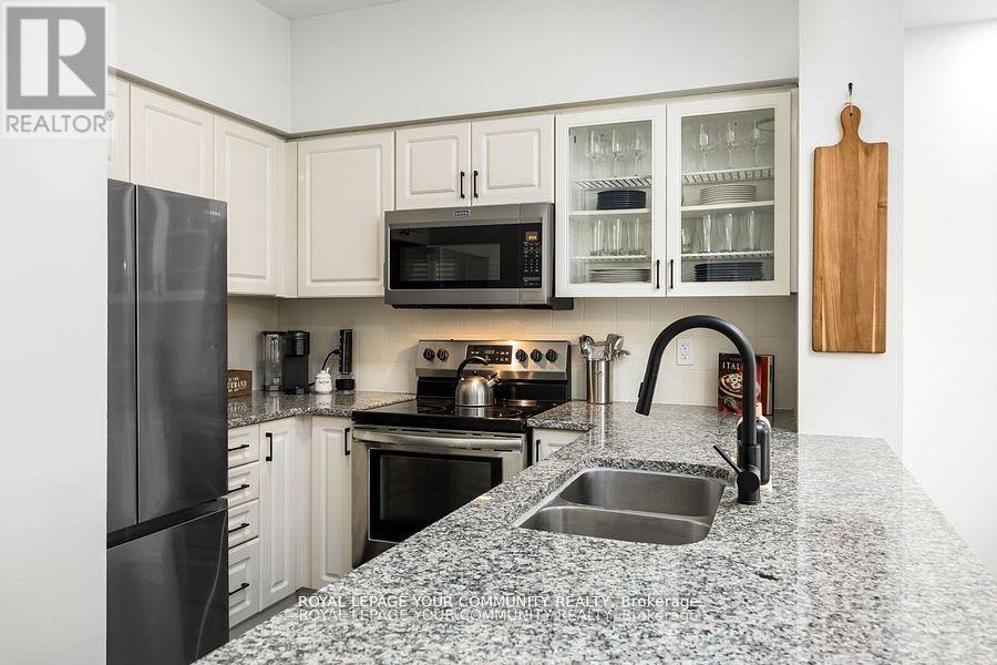 Photo 4 of 307 9225 Jane Street N, Vaughan ON
