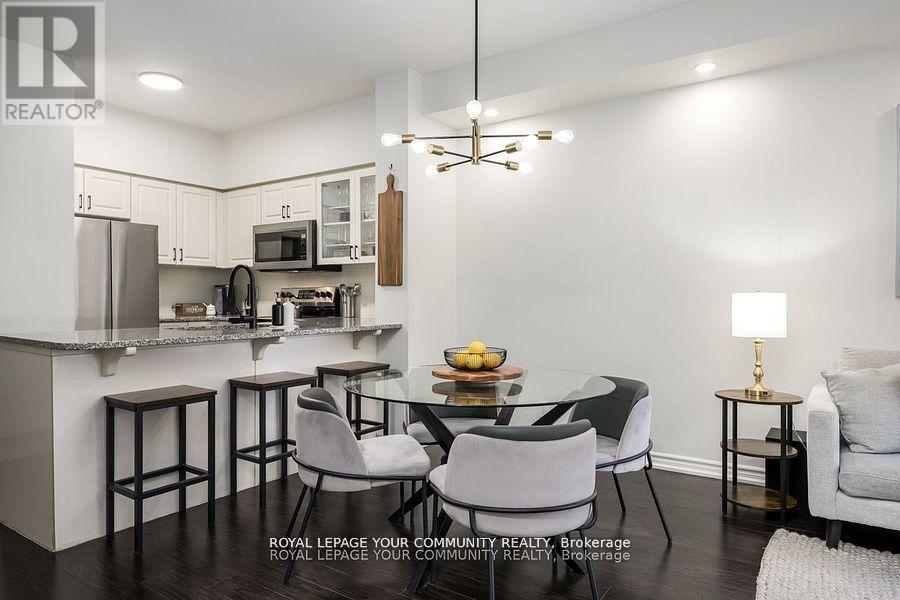 Photo 5 of 307 9225 Jane Street N, Vaughan ON