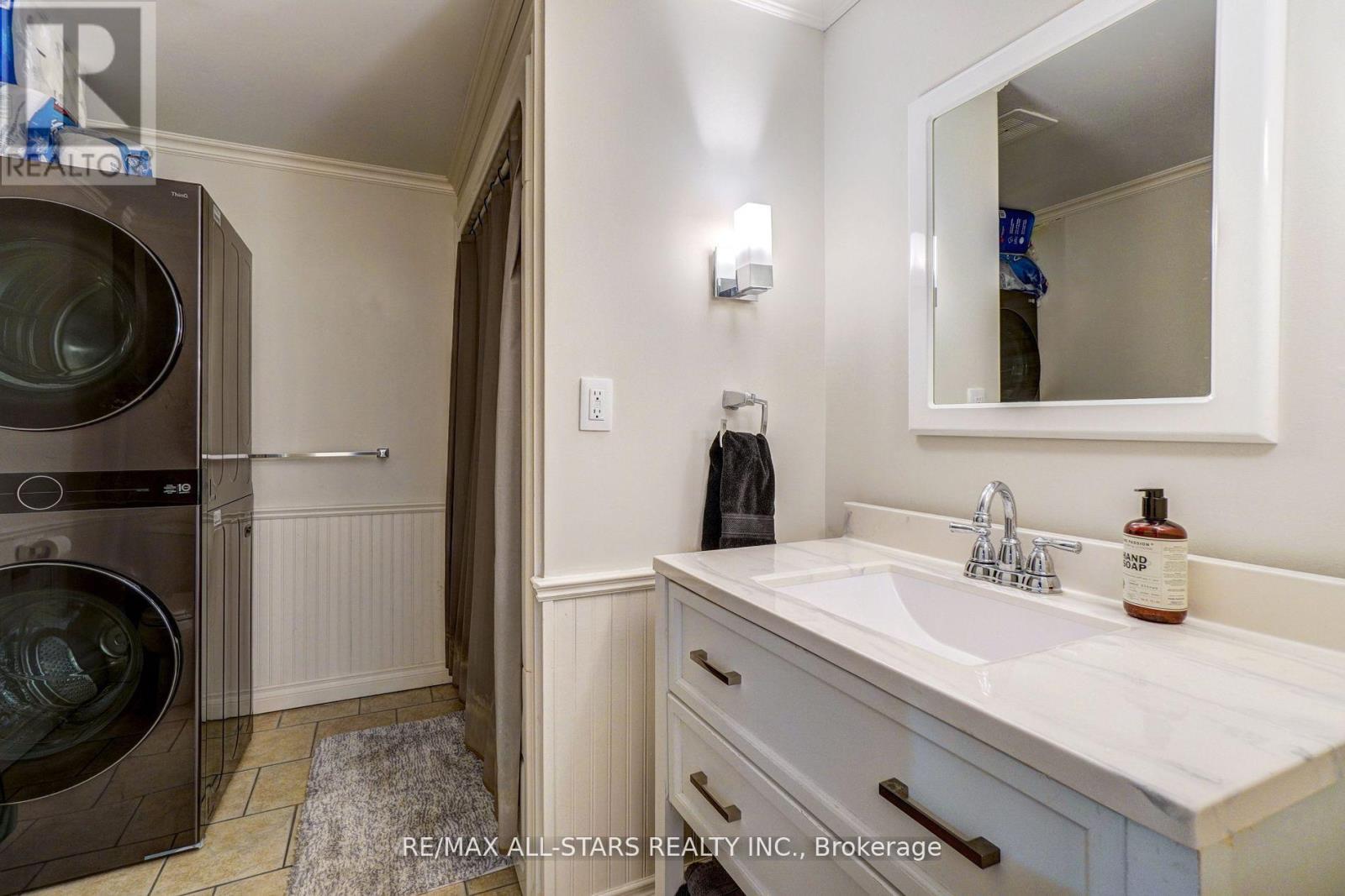 Photo 8 of 56 North Street, Uxbridge ON
