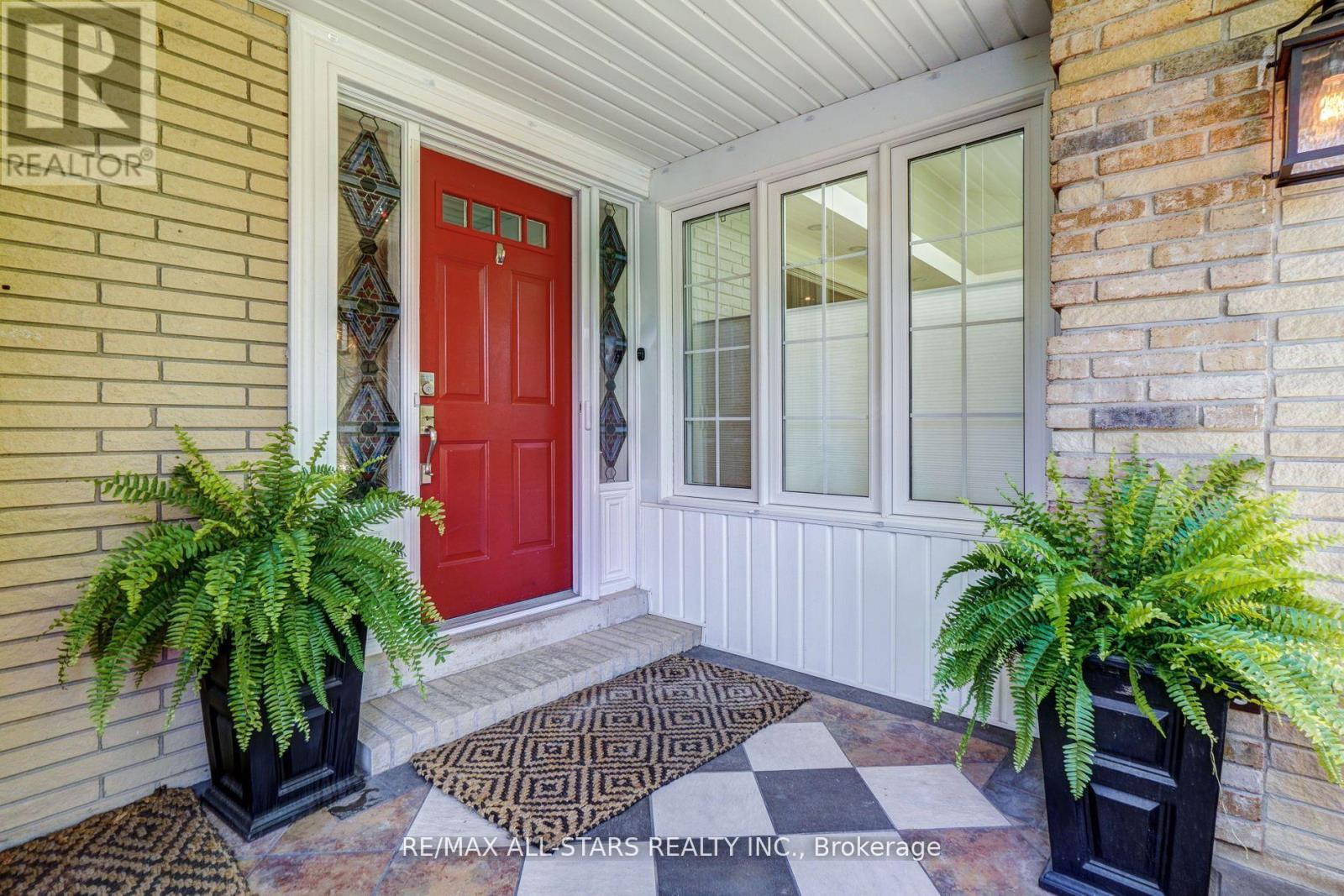 Photo 34 of 56 North Street, Uxbridge ON