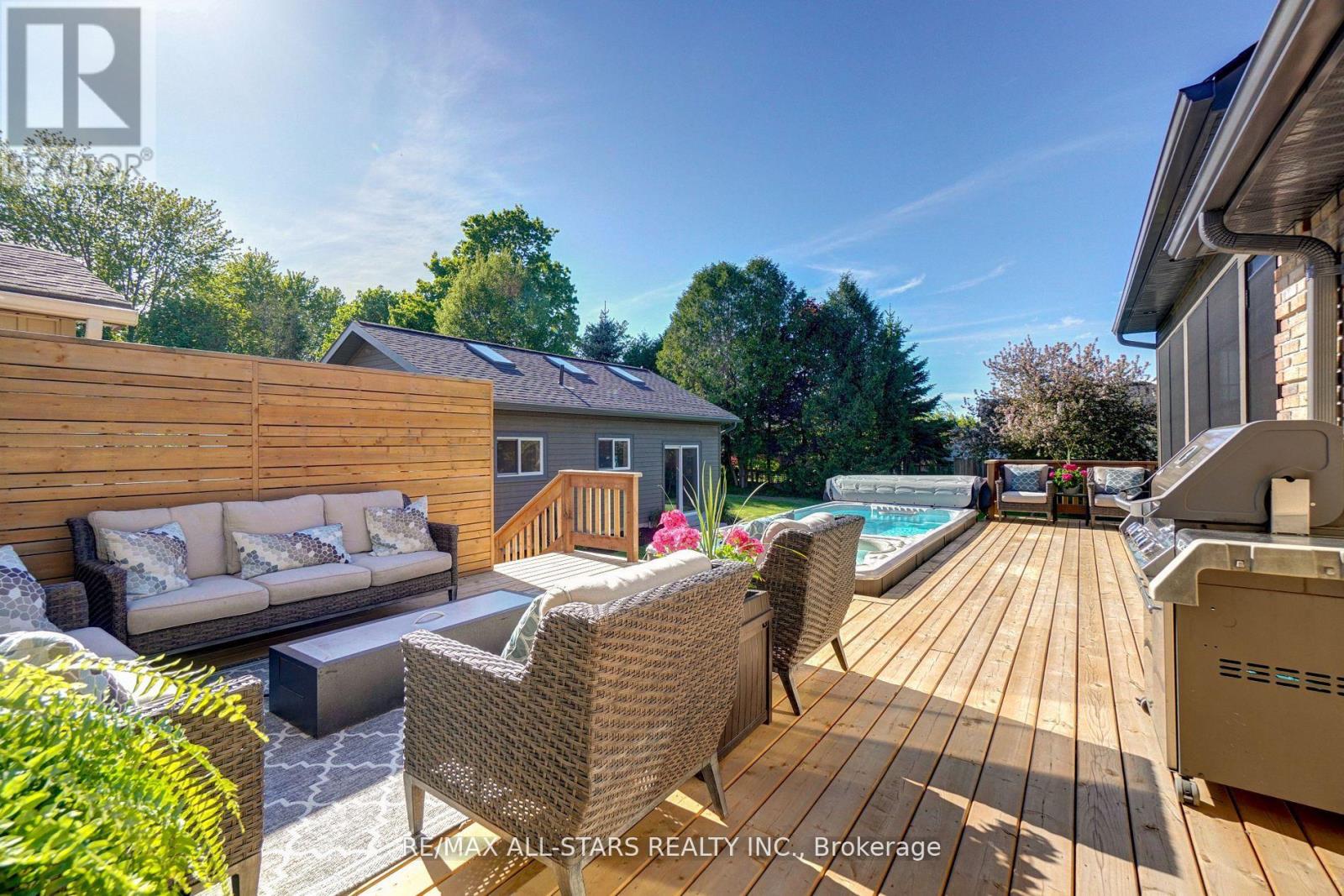 Photo 22 of 56 North Street, Uxbridge ON