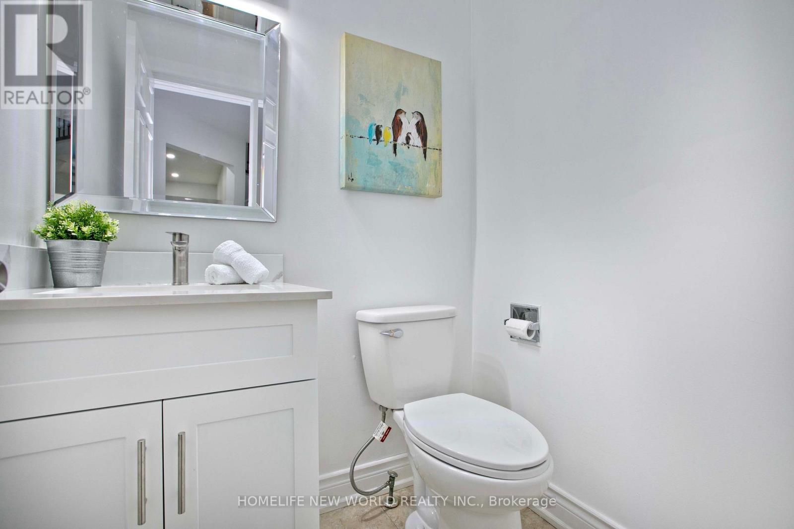 Photo 19 of 94 Weldrick Road E, Richmond Hill ON
