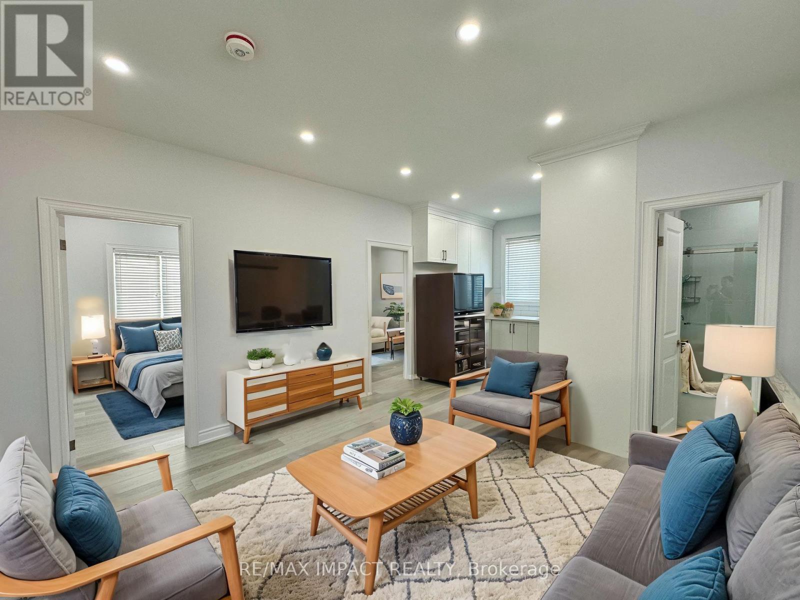 Photo 9 of Coach 32 Toulouse Court, Markham ON