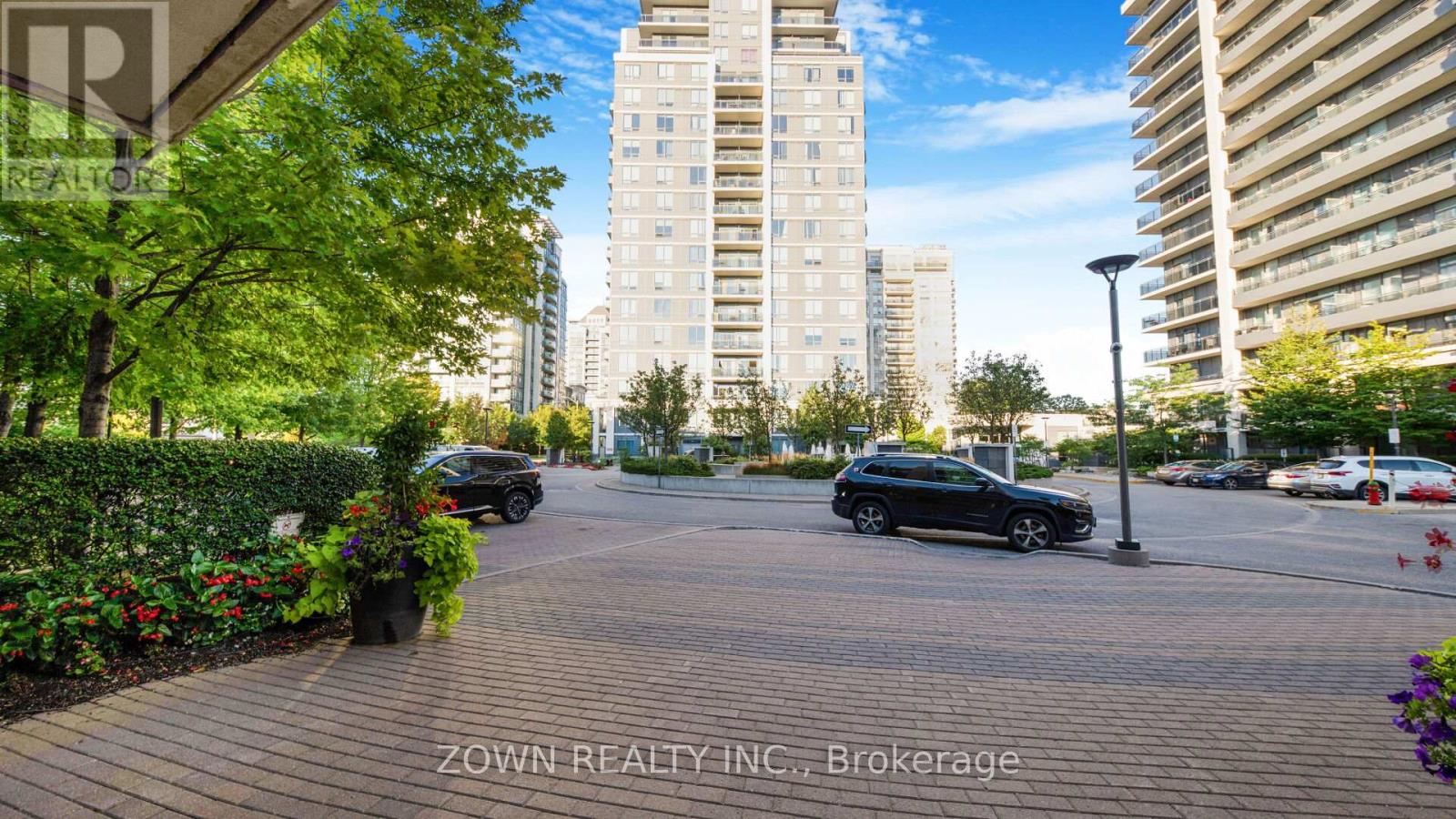 Photo 10 of 201 85 North Park Road, Vaughan ON