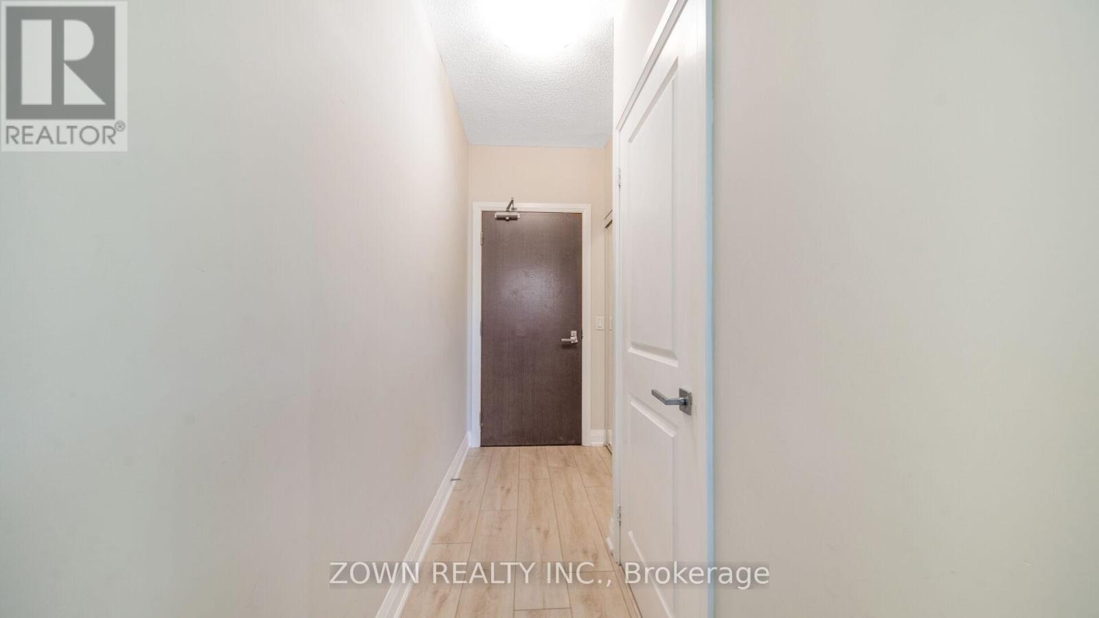 Photo 2 of 201 85 North Park Road, Vaughan ON
