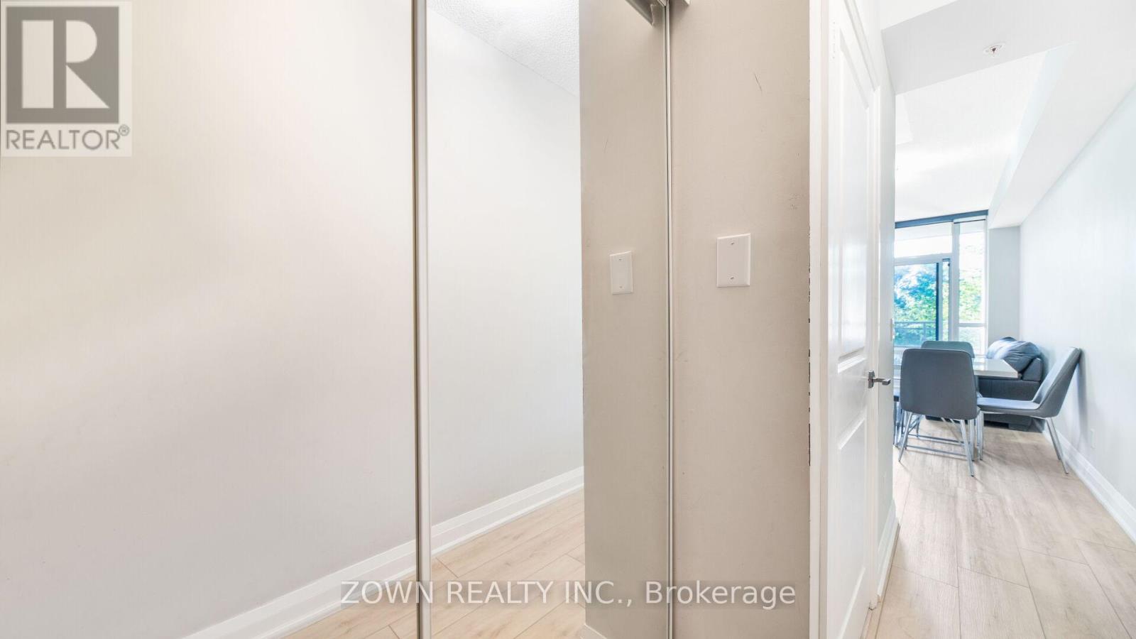 Photo 32 of 201 85 North Park Road, Vaughan ON