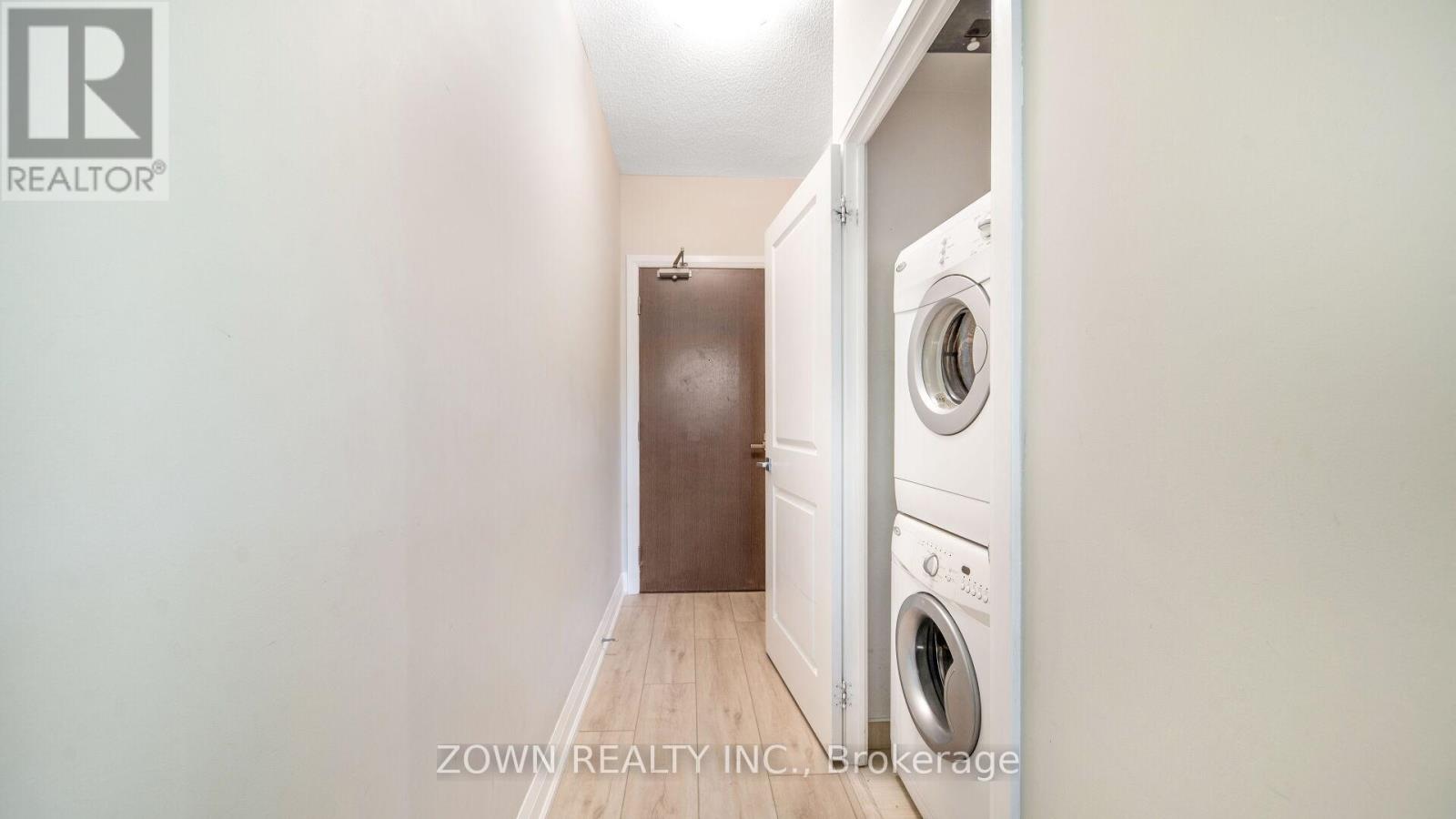 Photo 23 of 201 85 North Park Road, Vaughan ON
