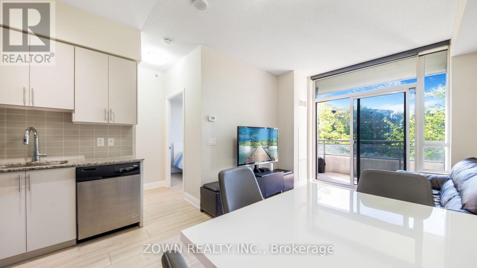 Photo 9 of 201 85 North Park Road, Vaughan ON