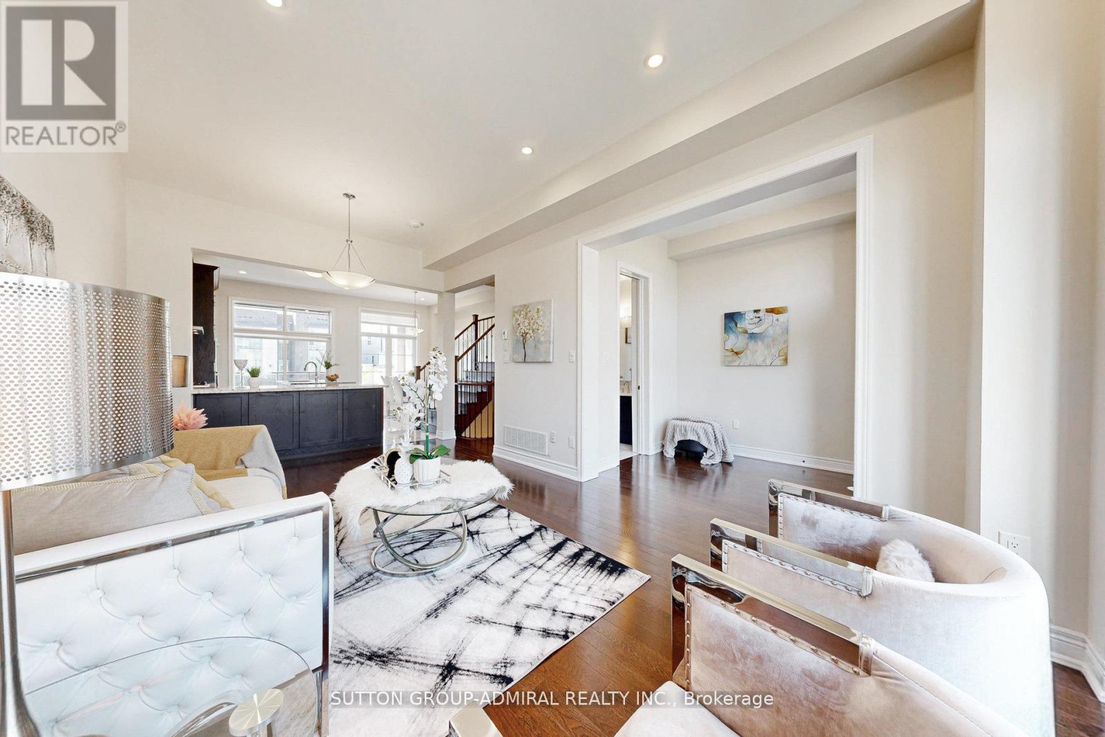 Photo 13 of 597 Marc Santi Boulevard, Vaughan ON