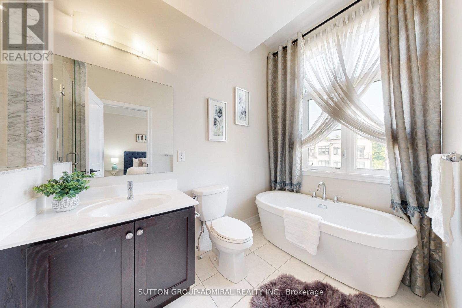 Photo 37 of 597 Marc Santi Boulevard, Vaughan ON