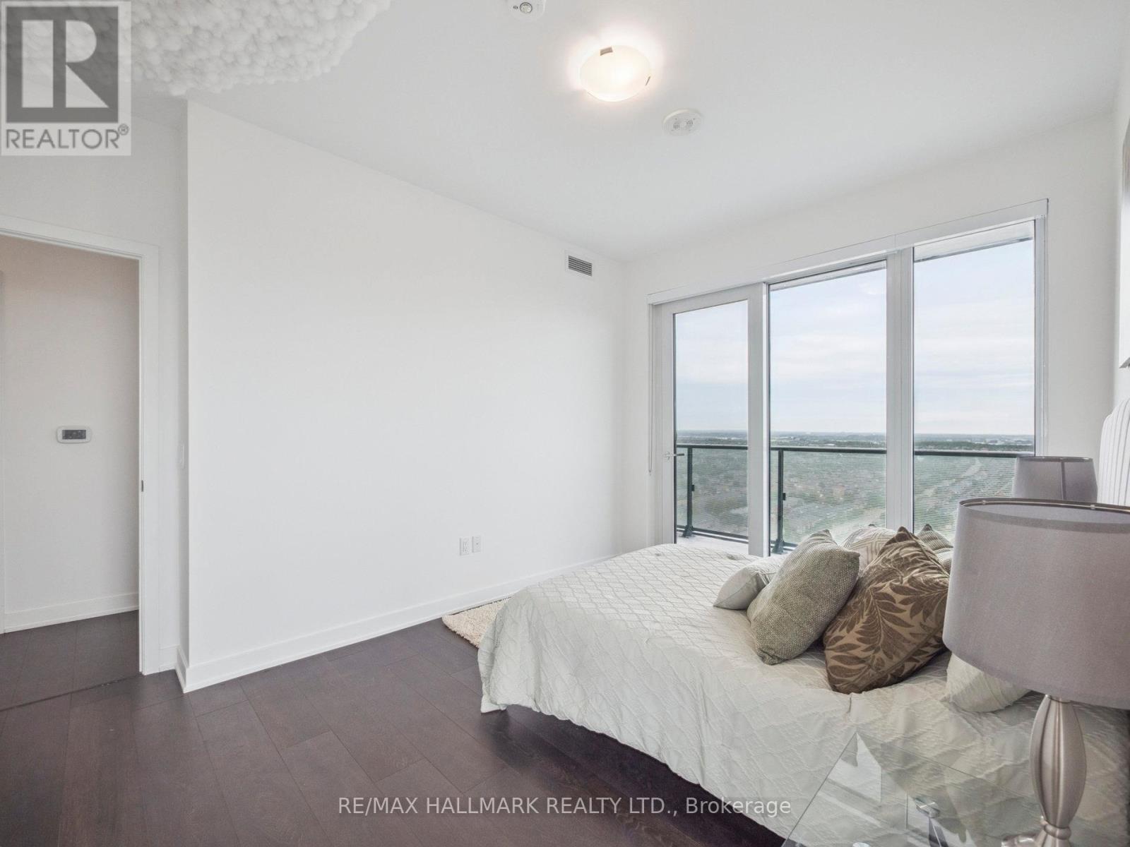 Photo 15 of 2708 105 Oneida Crescent, Richmond Hill ON
