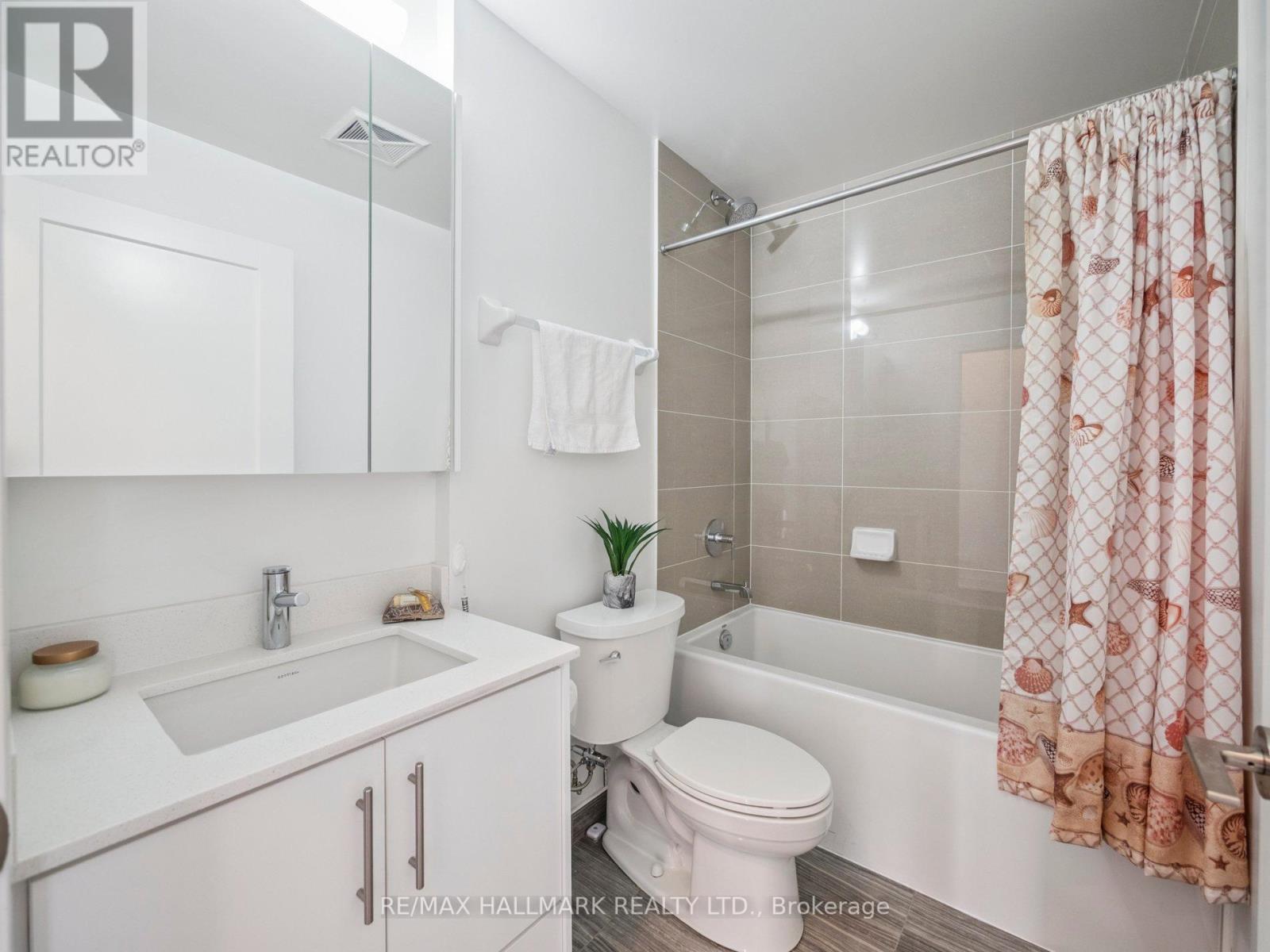 Photo 25 of 2708 105 Oneida Crescent, Richmond Hill ON