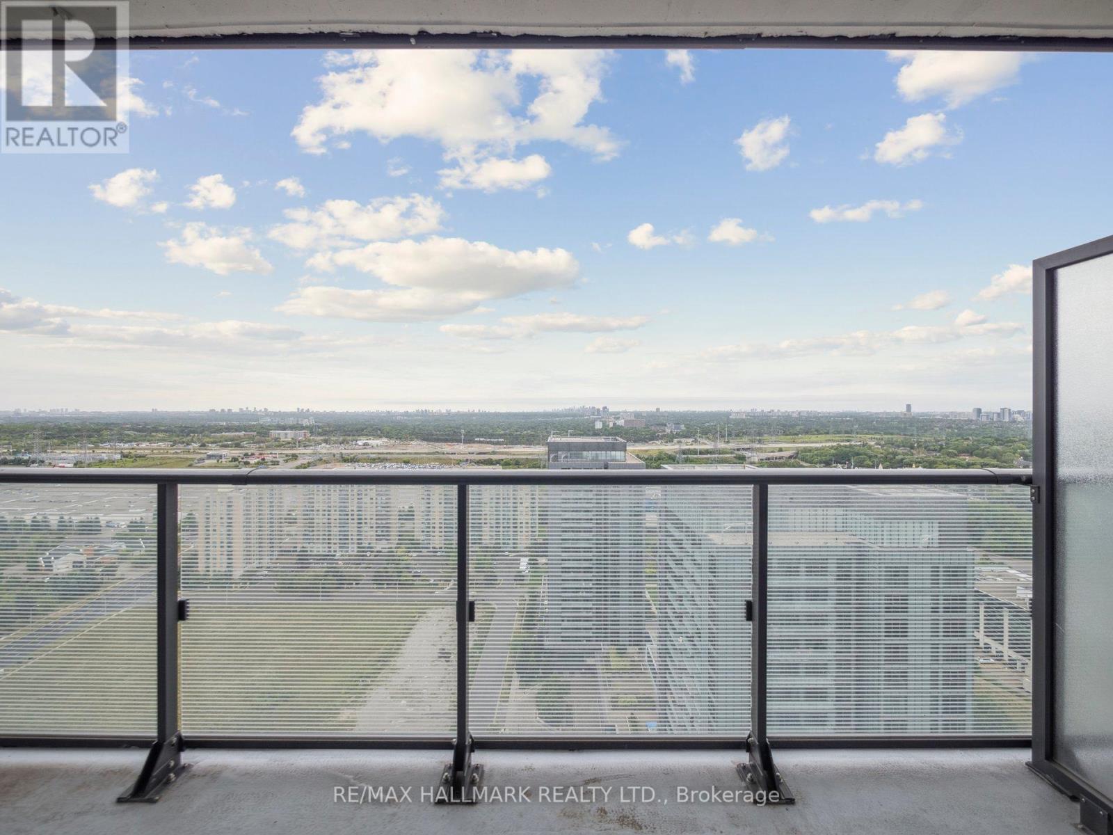Photo 9 of 2708 105 Oneida Crescent, Richmond Hill ON