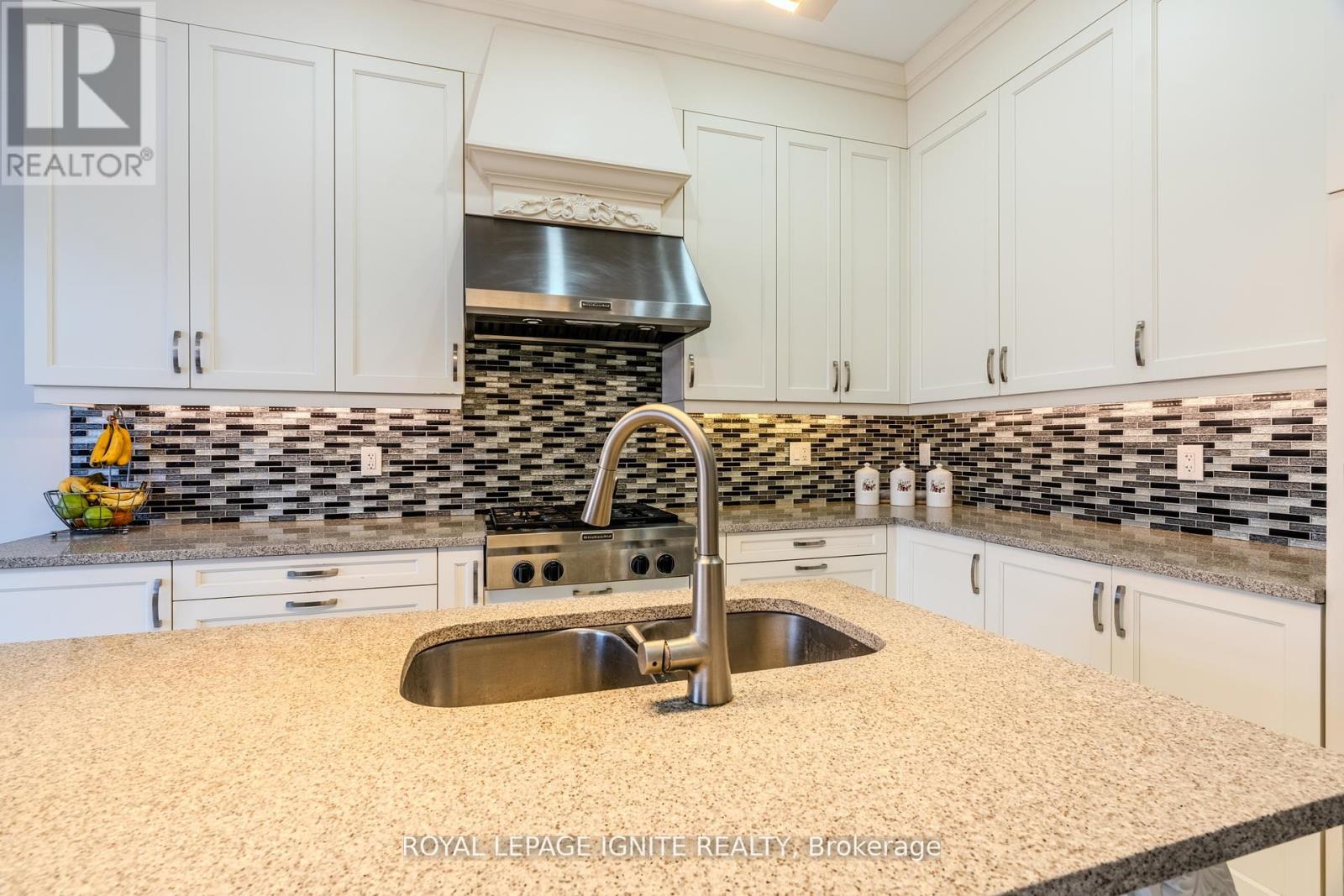 Photo 43 of 73 Kentwood Crescent, Markham ON