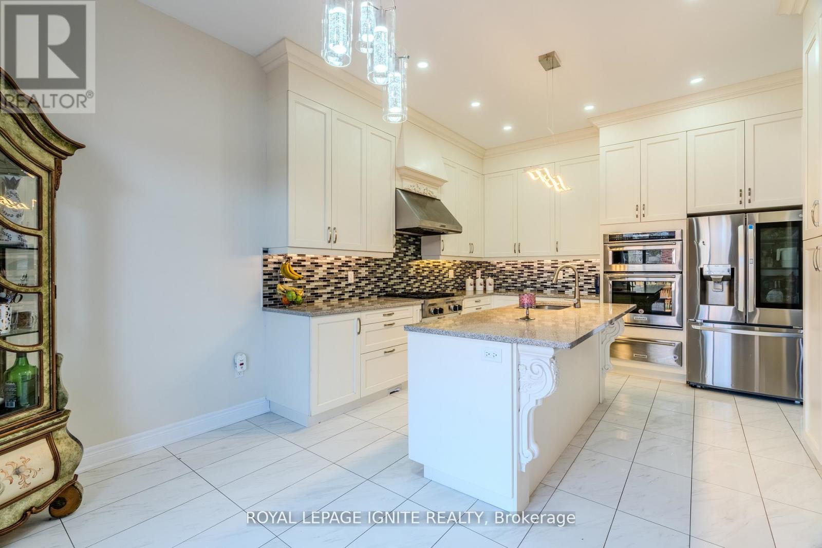 Photo 45 of 73 Kentwood Crescent, Markham ON