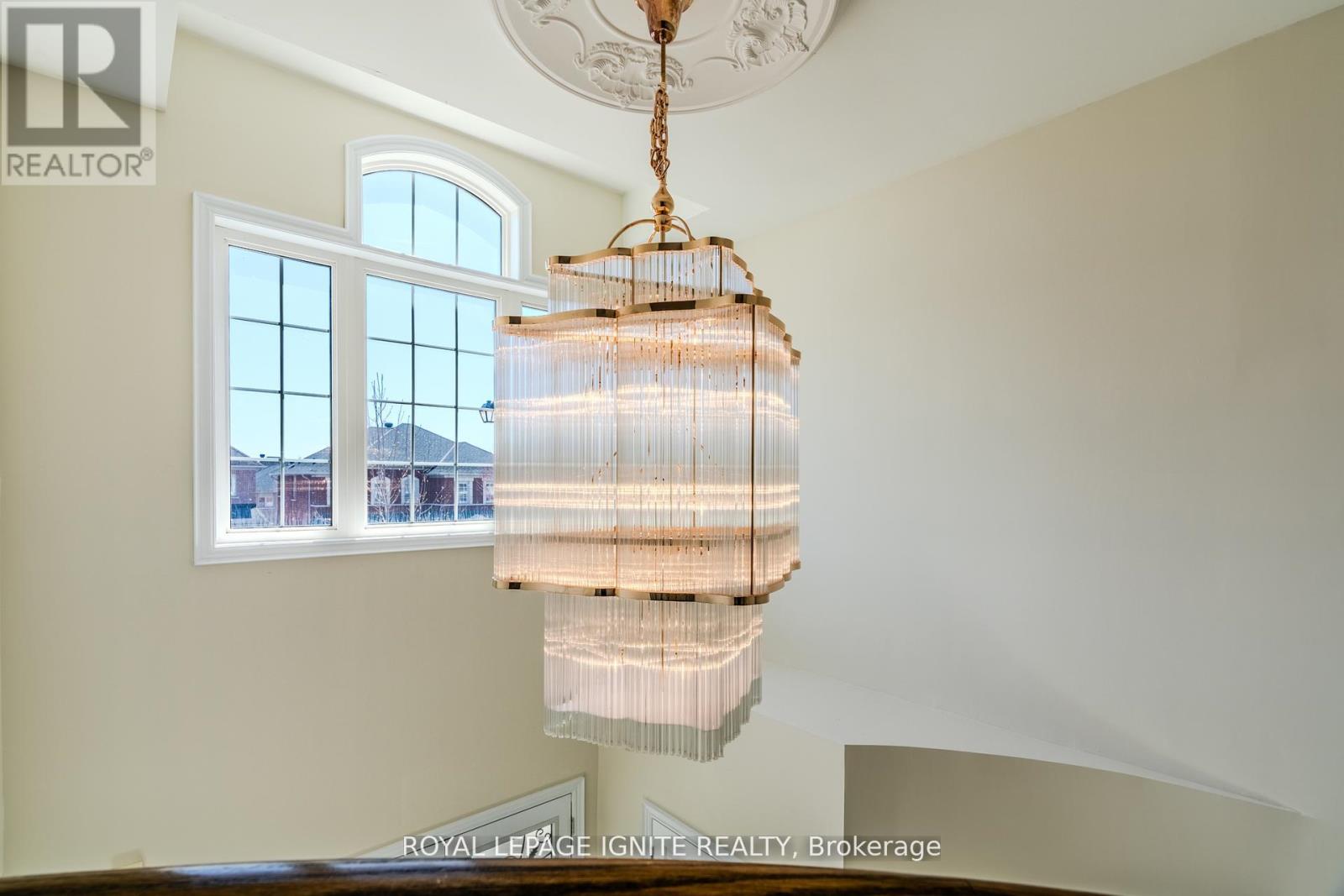Photo 18 of 73 Kentwood Crescent, Markham ON